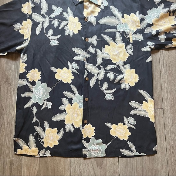 Mens Tommy Bahama Floral Hawaiian Camp Shirt Size Medium 100% Silk Short Sleeve - Picture 2 of 7